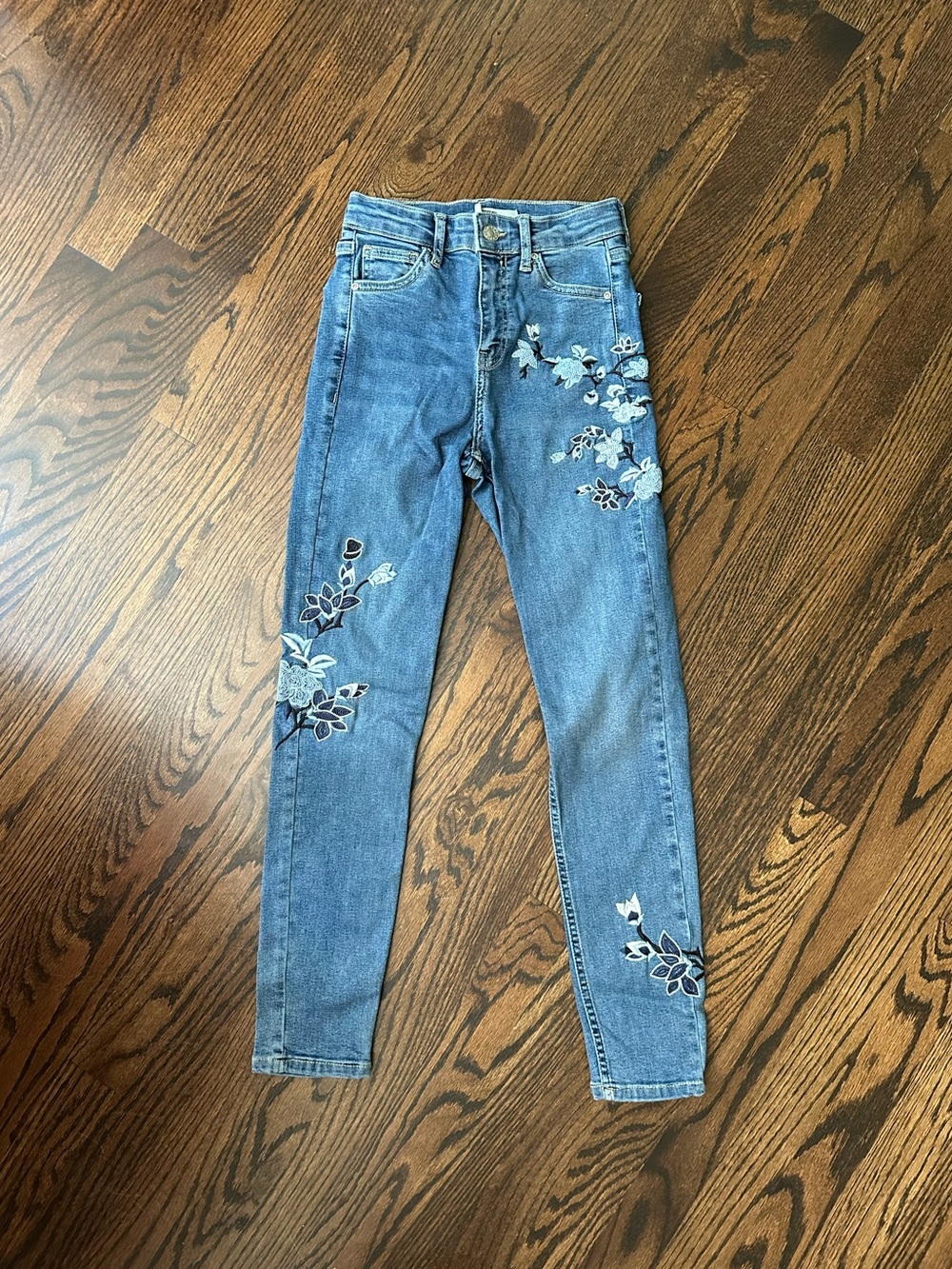 Topshop Floral Embroidered Jeans - Picture 5 of 8